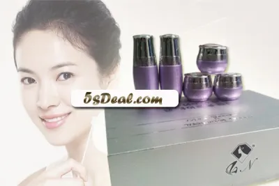 Bộ mỹ phẩm trắng da chống lão hóa Aqua Wrinkle Hàn Quốc
